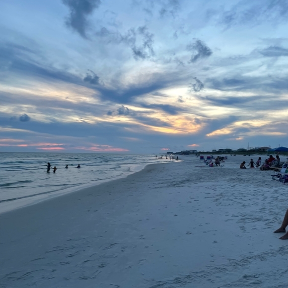 Meet your Posher, Kelly - Picture 4 of 4